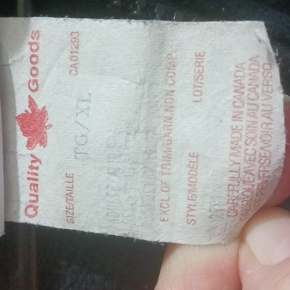 Northern lifestyles Black Hoodie. Canada. - Picture 4 of 5